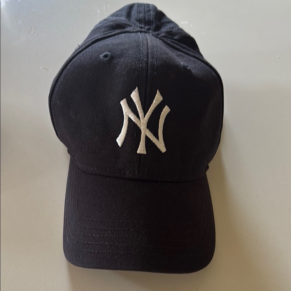 New York Yankees hat for infant